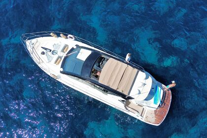 Cranchi M44 HT Uthyrning: Upplev Amalfikusten med stil