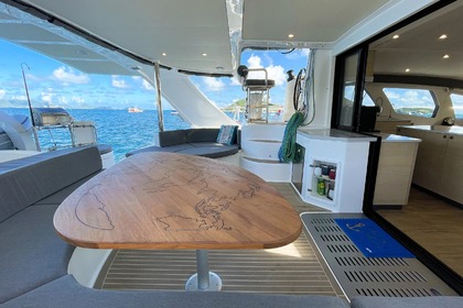 Xquisite 5X Plus - All inclusive charter