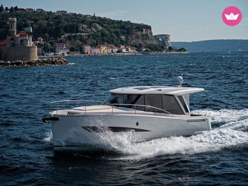 Charter motorboat in Zadar  