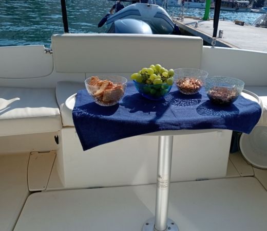 Dubrovnik Motorboat Jeanneau Merry Fisher alt tag text