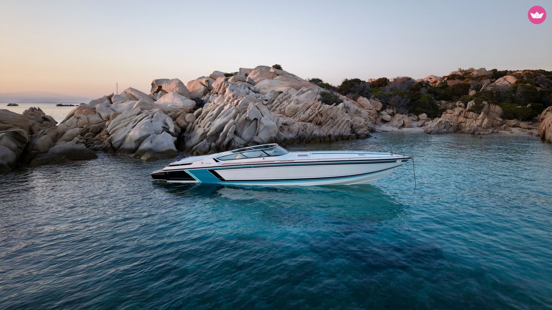 Bateau à moteur Formula 311 SR-1 600cv