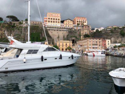 Charter Motorboat Raffaelli Storm S Capri