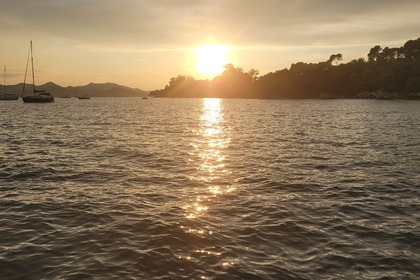 Verhuur Motorboot Quicksilver Activ 505 Cabin Cannes