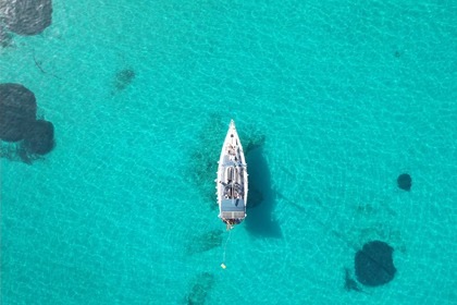 Sailing yacht for day cruises from Athens