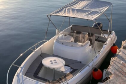 Charter Motorboat CAP CAMARAT 6.5 CC SERIE 2 Antibes