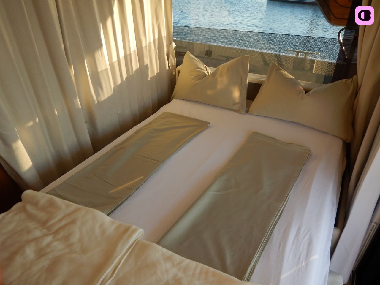 Bateau à moteur Swift Trawler 35 425cv 4