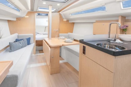 Aproveite a navegação neste veleiro de 9.62 metr