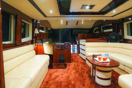 Splendid 70ft YACHT IN DUBAI FOR RENT