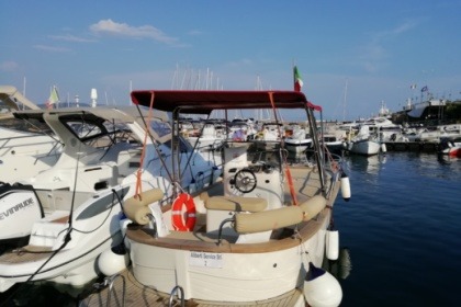 Amalfi Coast Tour - GOZZO MOTOR BOAT  27 FT