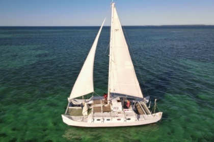 Charter Catamaran Wharram Pahi 42 Port-Louis