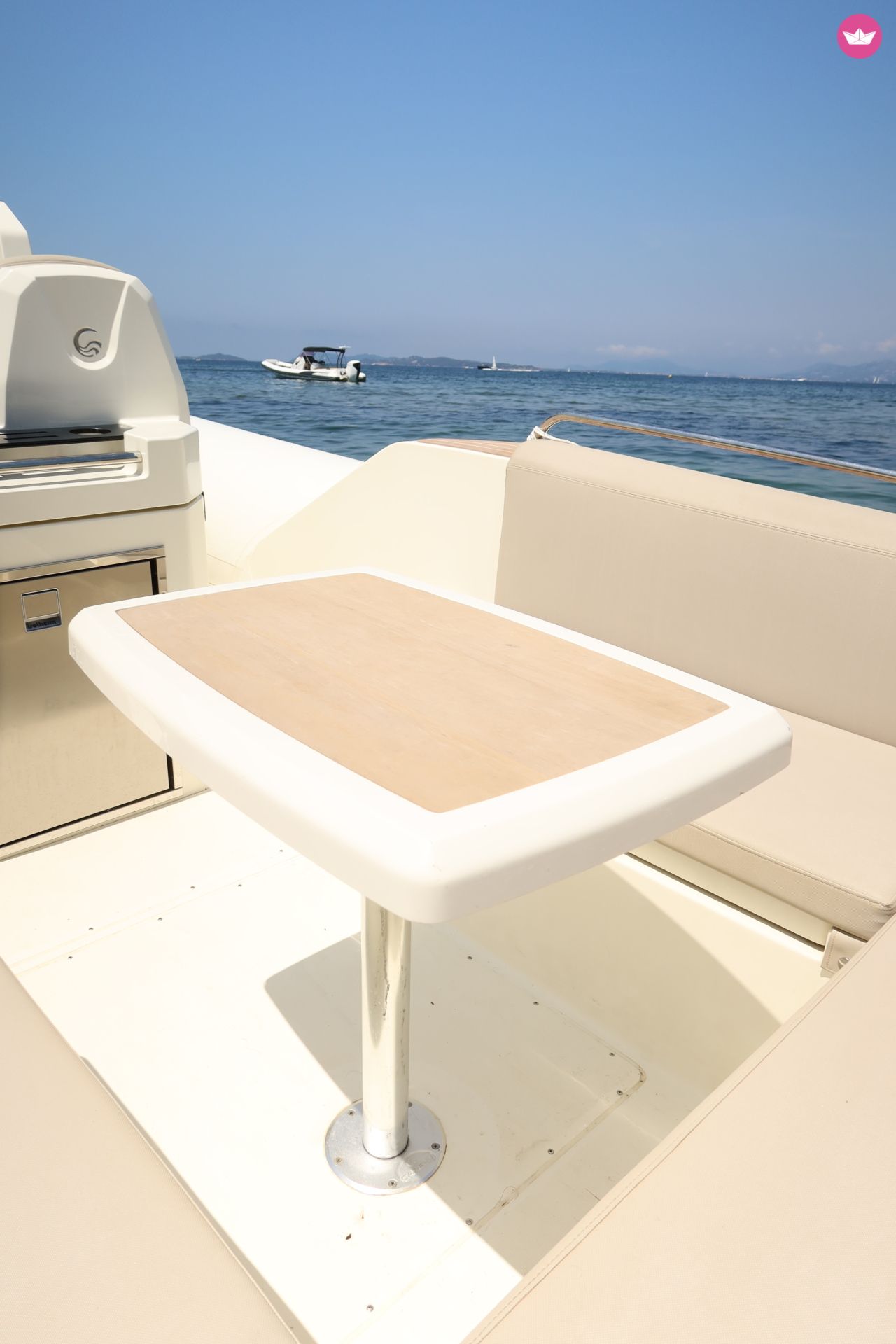 Semi-rigide Capelli Tempest 900 450cv 6
