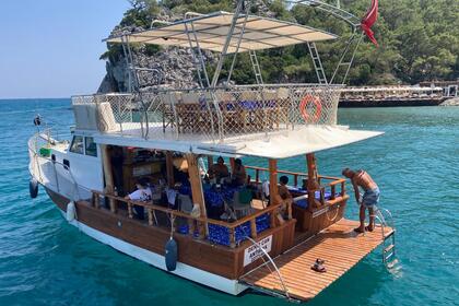 Charter Motorboat Birchwood a Antalya