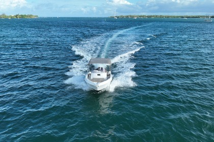 Miete Motorboot B2 Marine CAP FERRET 672 OPEN Guadeloupe