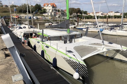 Rental Catamaran Day4all Schionning Design Arrow 1500 DC Fouras