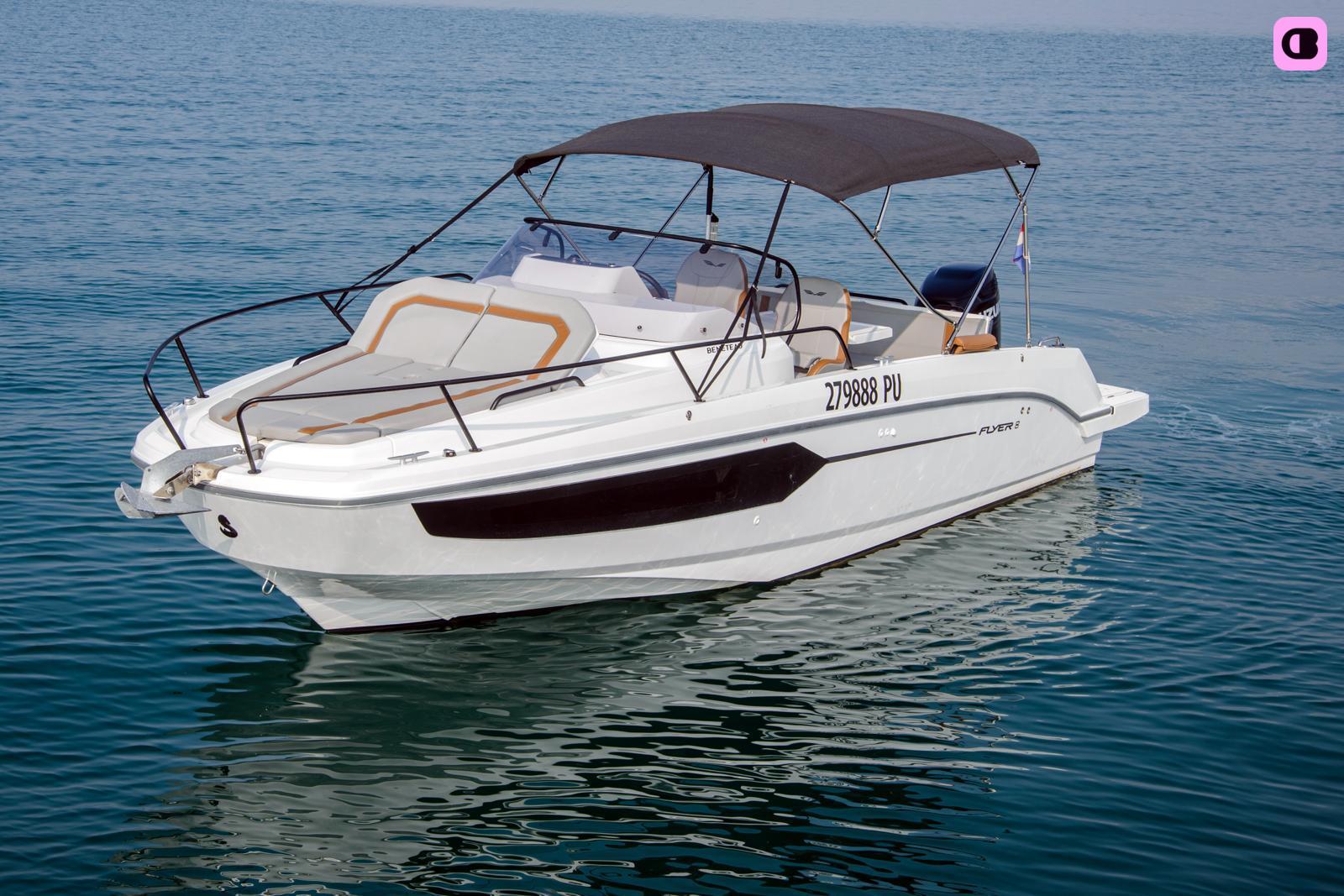 Motorboat Bénéteau
