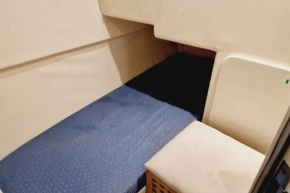 Noleggia Fiart Genius 36 – Esplora le meraviglie del Golfo di Napoli!