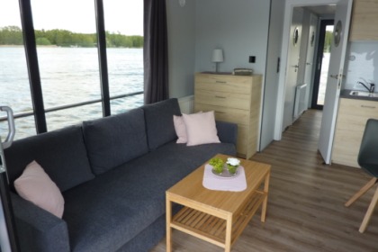 Rent this houseboat and discover the area of Malch