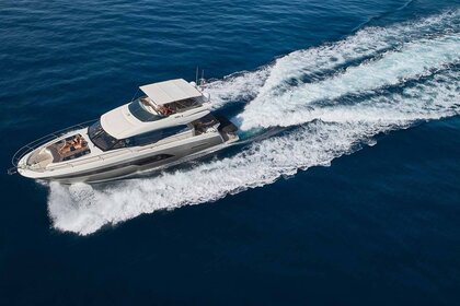 Location Yacht Prestige Yachts Prestige 630S Trogir