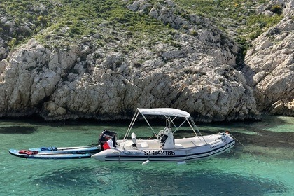 Verhuur Motorboot Bombard Explorer 520 Marseille
