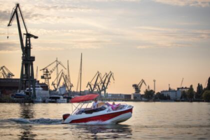Rental Motorboat Endorphins Yachts Husaria 570 br Gdańsk