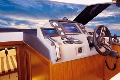 Verhuur Motorjacht Bavaria Yachtbau Bavaria Virtess 420 Fly Marina Lav