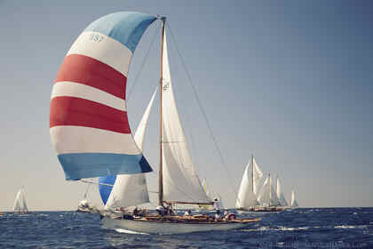 Location Voilier Vintage yacht Camper and Nicholsons Côtre  bermudien Marseille