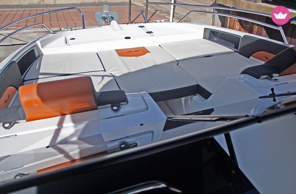 Beneteau Flyer 7.7 Sportdeck (Fulmen) in Barcelona for hire