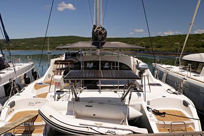 Charter Catamaran Lagoon-Bénéteau Lagoon 380 S2 - 4 + 2 cab. Punat