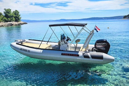 Чартер RIB (надувная моторная лодка) Prestige 600 Трогир