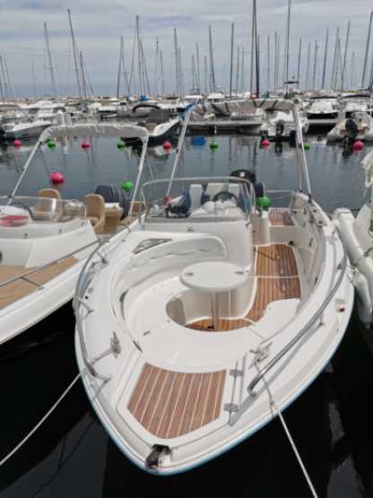 Location Bateau à moteur Quicksilver 600 Commander Sari-Solenzara