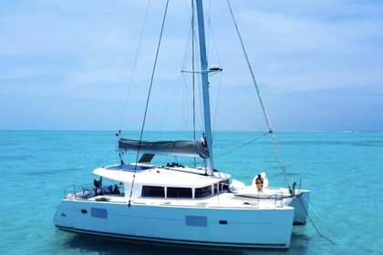 Charter Catamaran Lagoon Lagoon 400 Ibiza