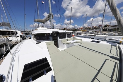 Charter Catamaran Catana Group Bali 4.2 - 4 + 1 cab. Biograd na Moru