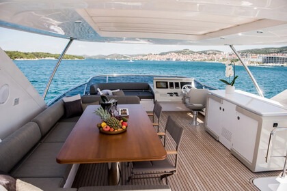 Hyra båt Motorbåt  Azimut 72 Skradin