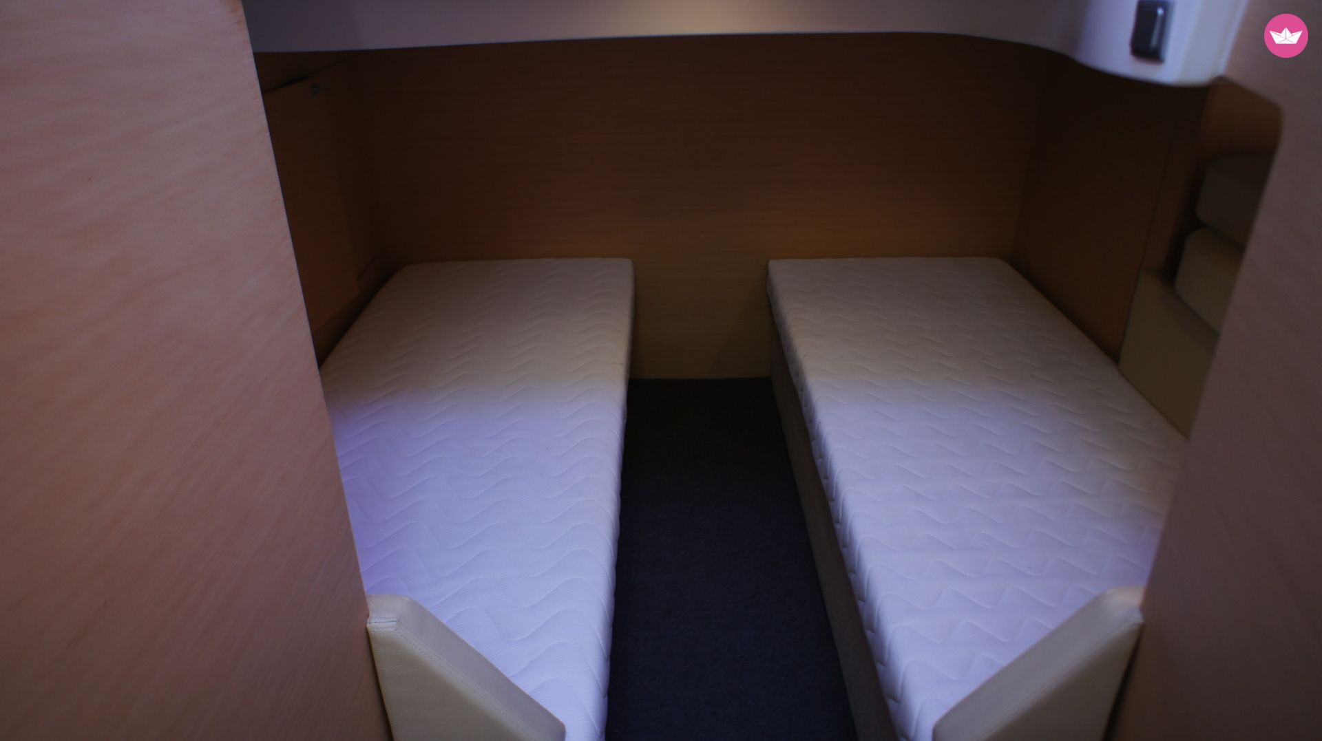 Motorboat Beneteau Monte Carlo 37  