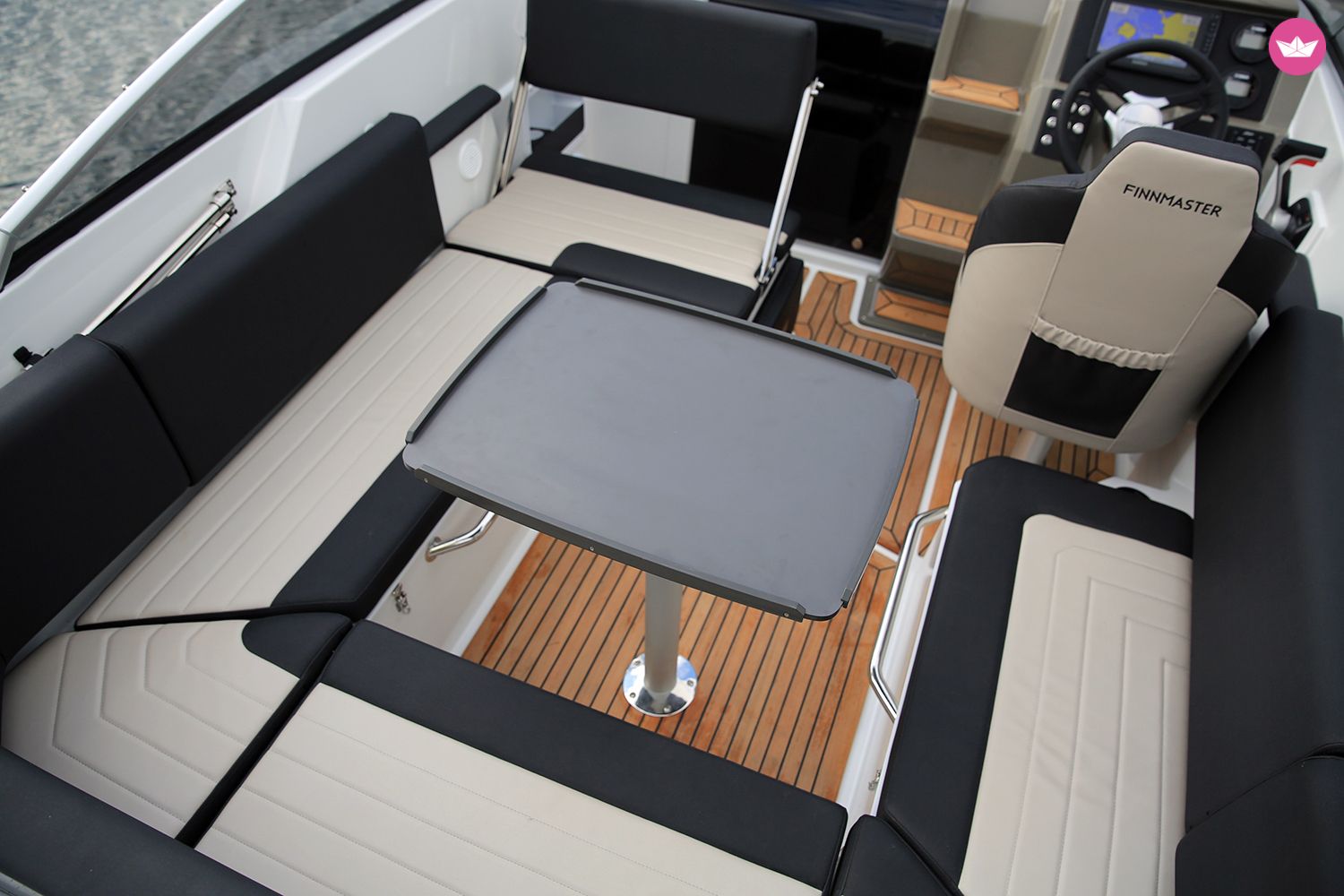 Bateau à moteur Finnmaster T6 200cv 6