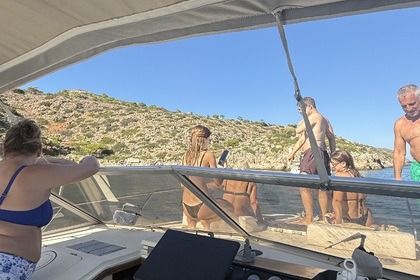 Hyra båt Motorbåt Princess 286 Riviera Chania