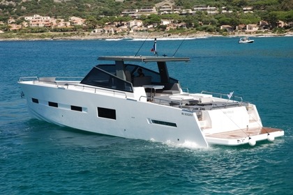 Noleggio Barca a motore MEDYACHT MED 52 Lumio