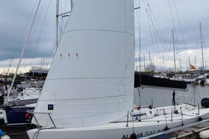 Navegación y adrenalina! Alquiler velero J80! vive la vela en un pura Sangre de regata!