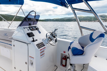 Experience tours with skipper in Split area / Visit islands with local guide