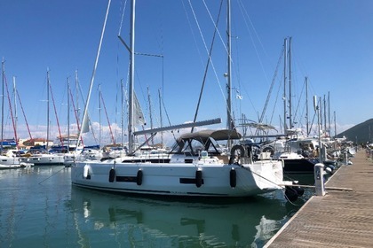 Charter Sailboat Dufour Dufour 325 Lefkada