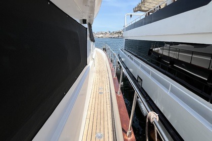 Premium Yacht Tours: Bosphorus and Islands Escape