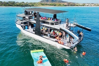 Miete Motorboot 55' Custom Yacht Waterslides Puerto Vallarta