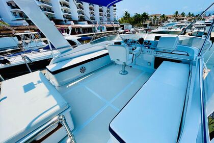 Lovely Flybridge Uniflite 42 power boat