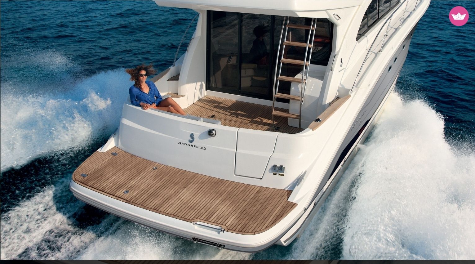 Bateau à moteur Beneteau Antares 42 5