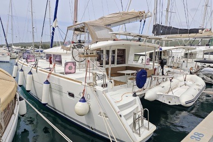 Location Catamaran Lagoon-Bénéteau Lagoon 400 S2 - 4 + 2 cab. Sukošan