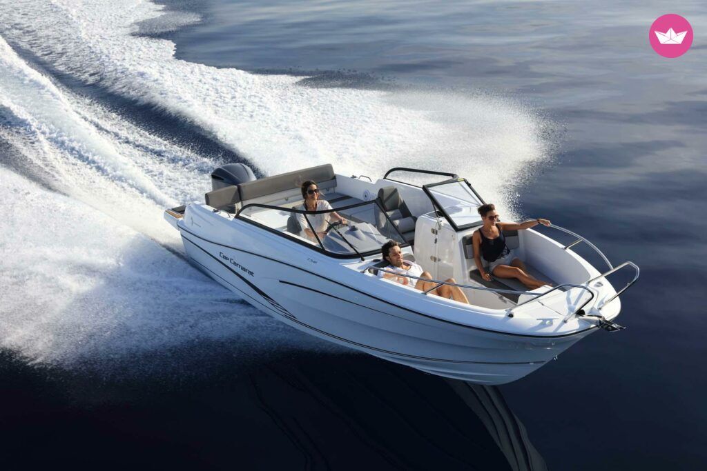 Bateau à moteur Jeanneau cap camarat 7,5 BR 250cv 2