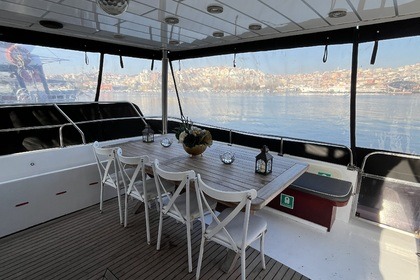 Private Luxury Yacht Experience – Bosphorus & Islands