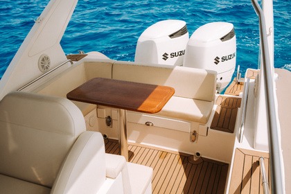 Passe férias inesquecíveis com este barco inflá