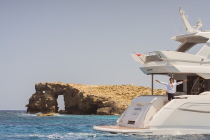 Hyra båt Motorbåt Sunseeker Manhattan 66 St. Julian's