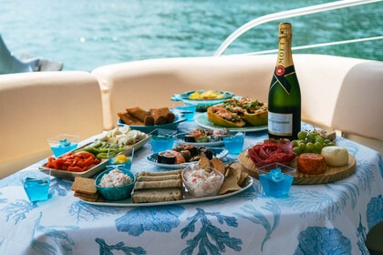 Hire Motor yacht Cranchi Zaffiro 36 Tróia Peninsula